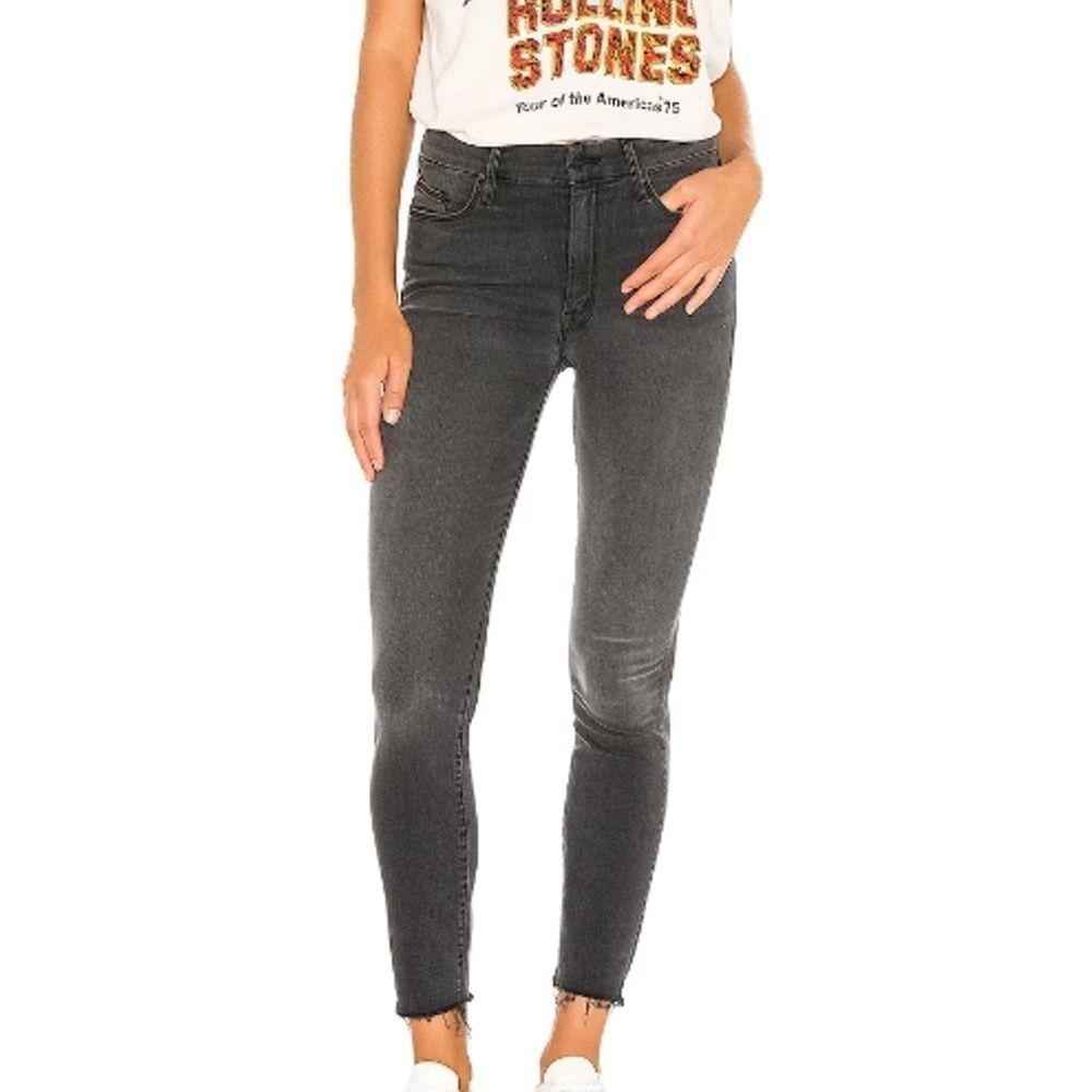 NWT MOTHER High Waisted Looker Ankle Fray Jeans!